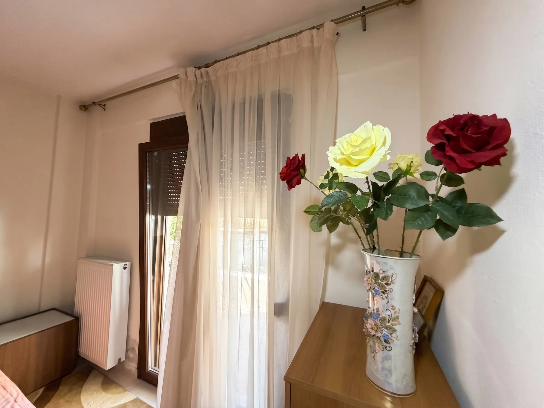 Окно спальни — квартира 60 м², Неа Калликратия