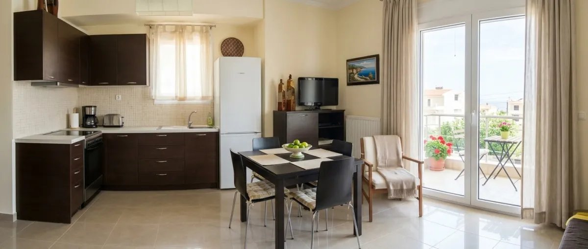 Кухня-гостиная с обеденной зоной — квартира 67,94 м², Неа Калликратия