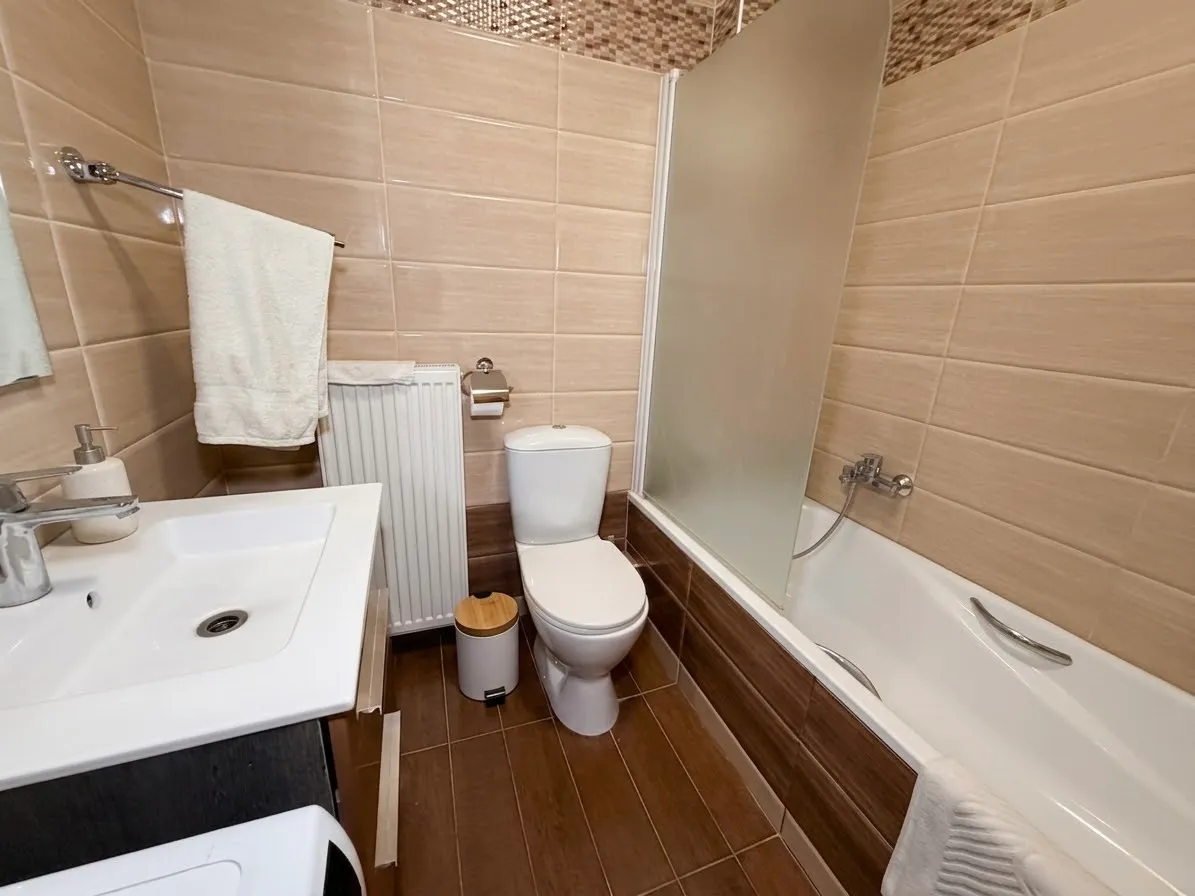 Санузел с ванной — квартира 73,14 м², Неа Калликратия