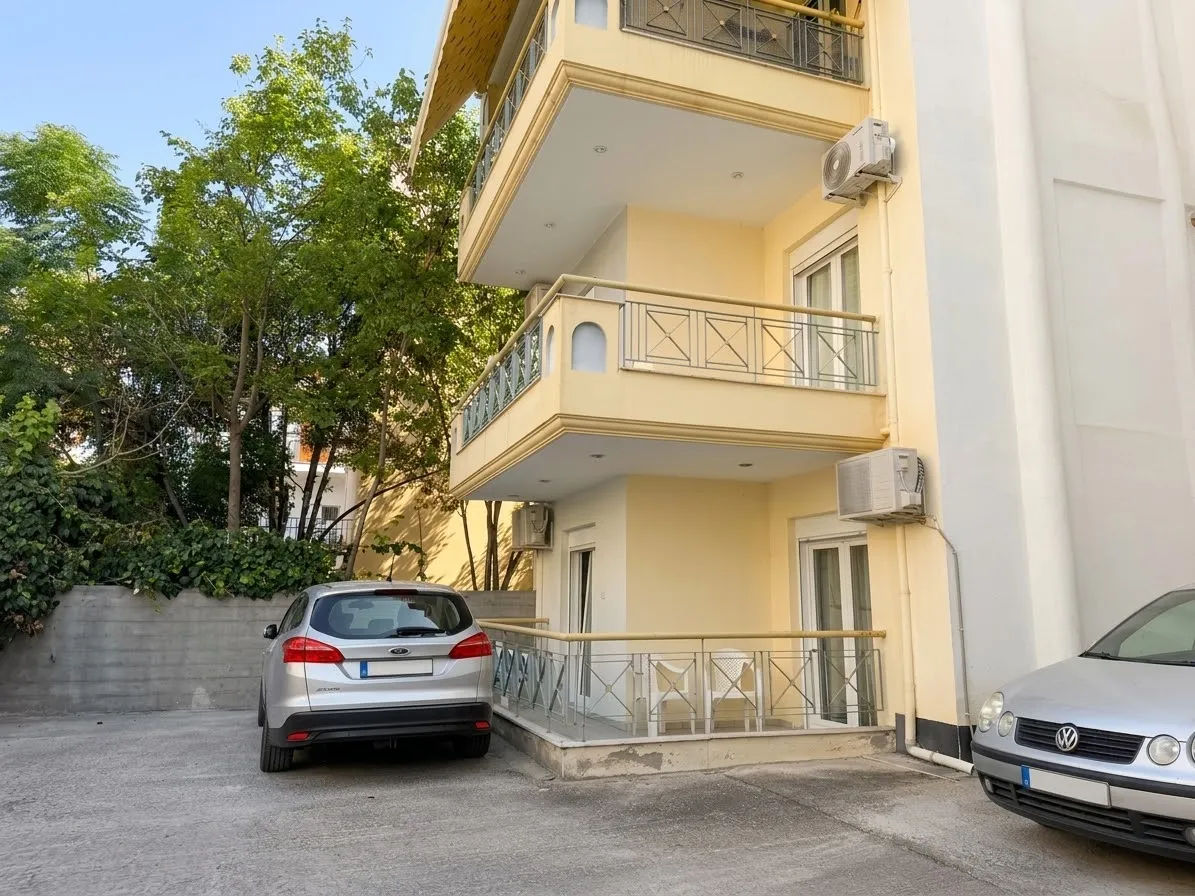 Двор и парковка — квартира 73,14 м², Неа Калликратия